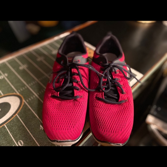 skechers mens red shoes